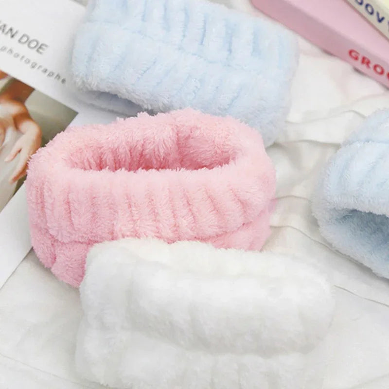 Skincare Wrist Bands — Keep Sleeves Dry